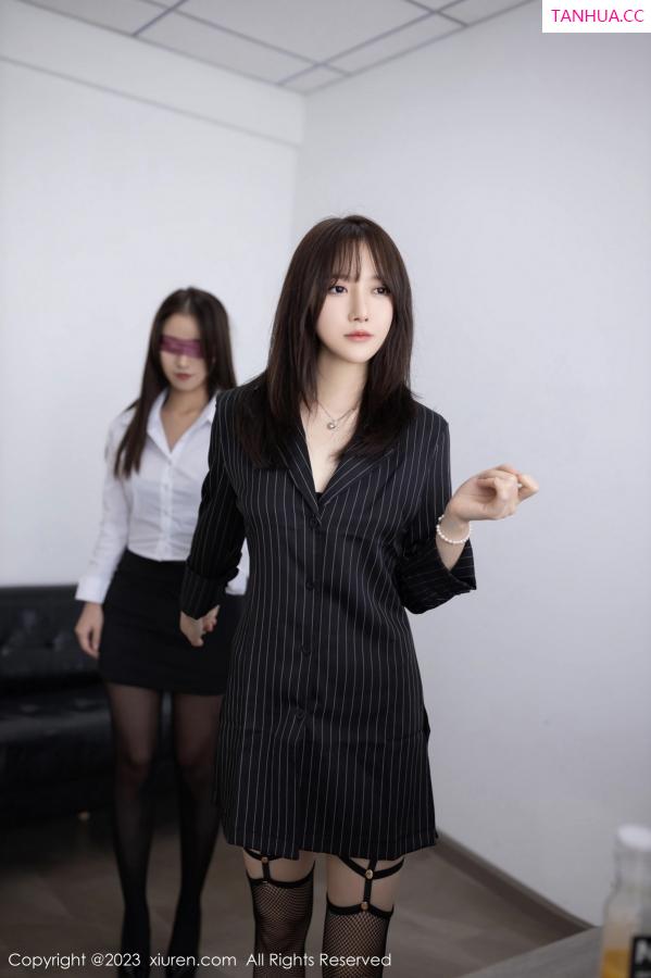 鱼子酱fish  [XiuRen]高清写真图 2023.04.28 No.6664 鱼子酱Fish 黑色美腿第18张图片